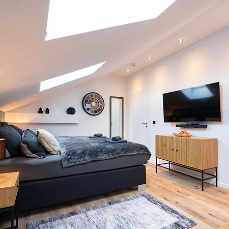 Sweethome - Zentral - Kueche & Parkplatz, Wifi Halle  Esterno foto