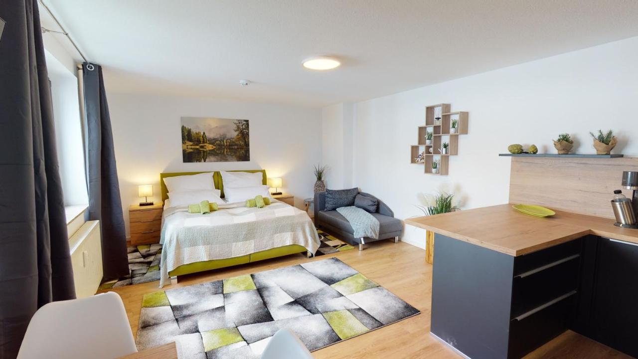 Sweethome - Zentral - Kueche & Parkplatz, Wifi Halle  Esterno foto