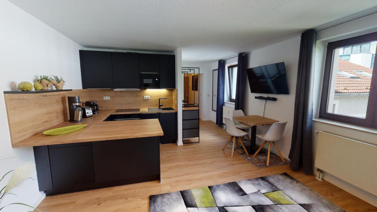 Sweethome - Zentral - Kueche & Parkplatz, Wifi Halle  Esterno foto
