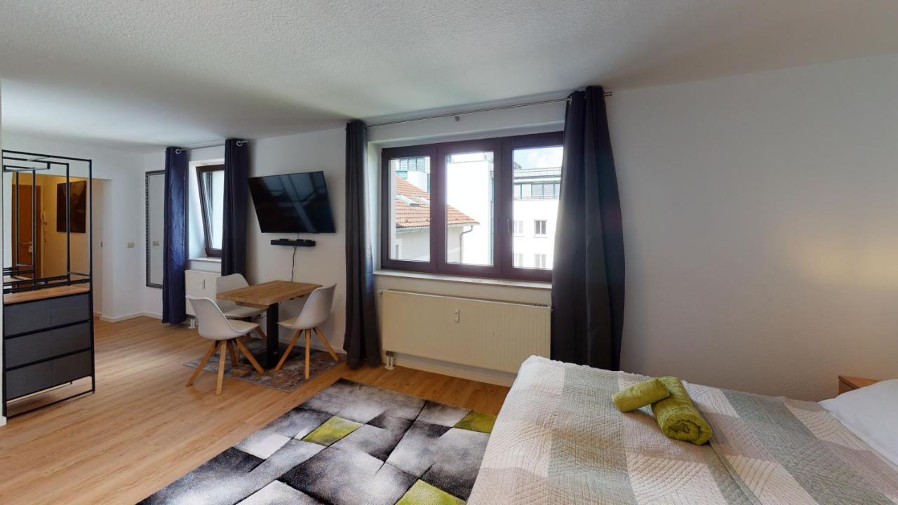 Sweethome - Zentral - Kueche & Parkplatz, Wifi Halle  Esterno foto