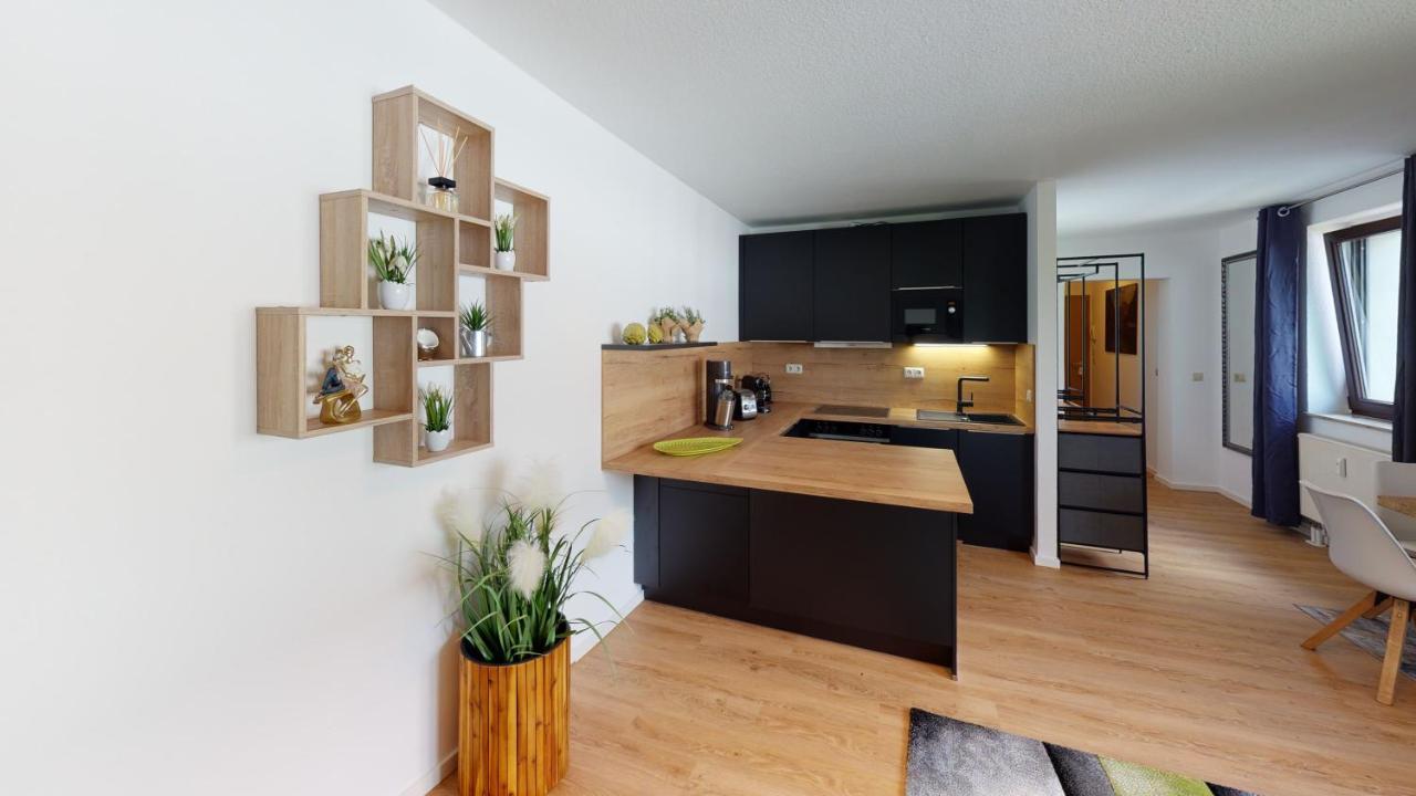 Sweethome - Zentral - Kueche & Parkplatz, Wifi Halle  Esterno foto