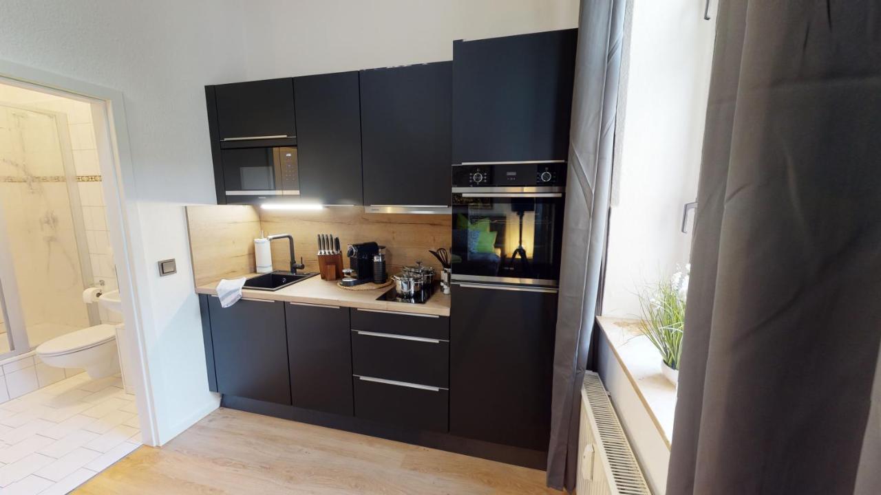 Sweethome - Zentral - Kueche & Parkplatz, Wifi Halle  Esterno foto