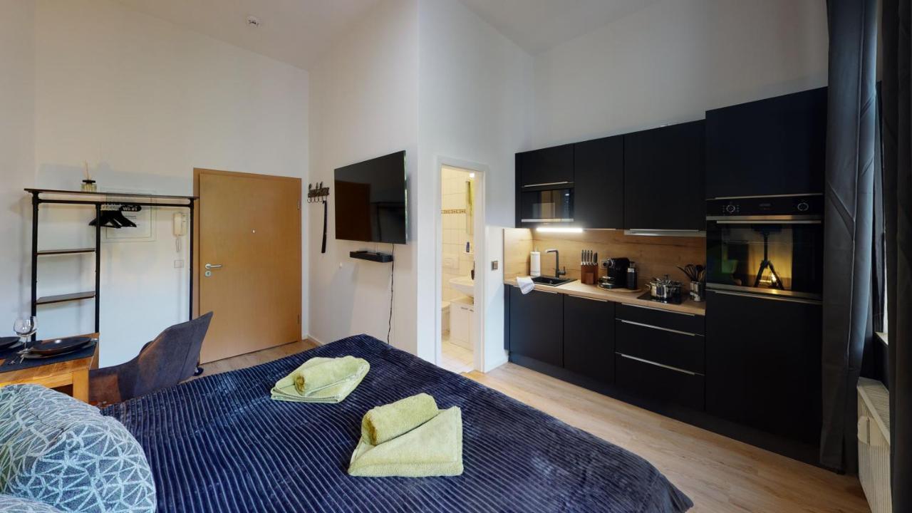 Sweethome - Zentral - Kueche & Parkplatz, Wifi Halle  Esterno foto