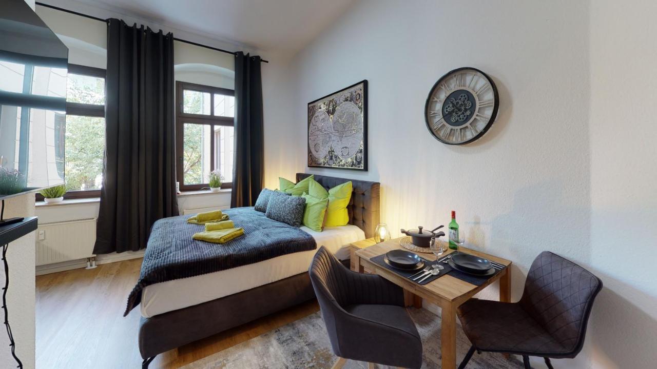Sweethome - Zentral - Kueche & Parkplatz, Wifi Halle  Esterno foto