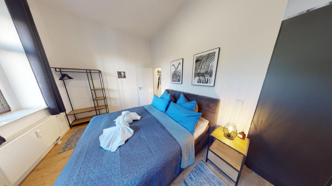 Sweethome - Zentral - Kueche & Parkplatz, Wifi Halle  Esterno foto