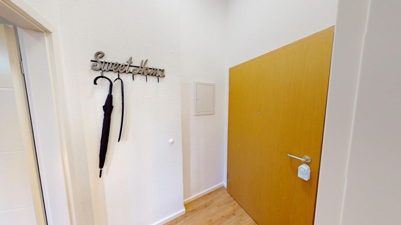 Sweethome - Zentral - Kueche & Parkplatz, Wifi Halle  Esterno foto