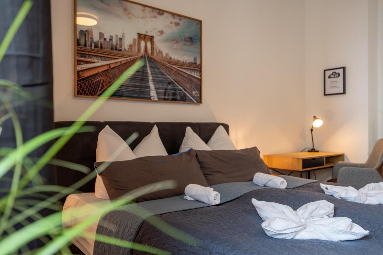 Sweethome - Zentral - Kueche & Parkplatz, Wifi Halle  Esterno foto