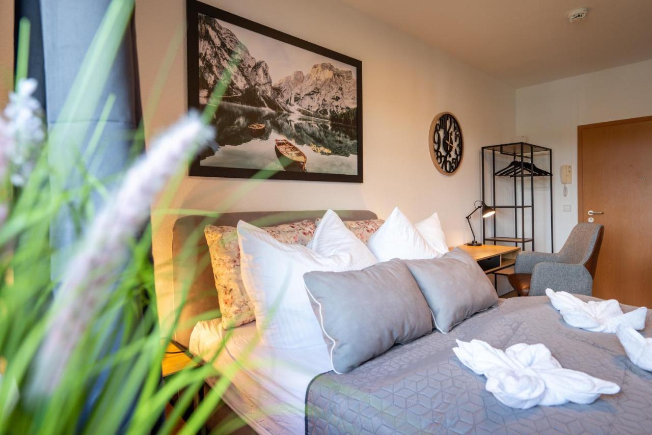 Sweethome - Zentral - Kueche & Parkplatz, Wifi Halle  Esterno foto