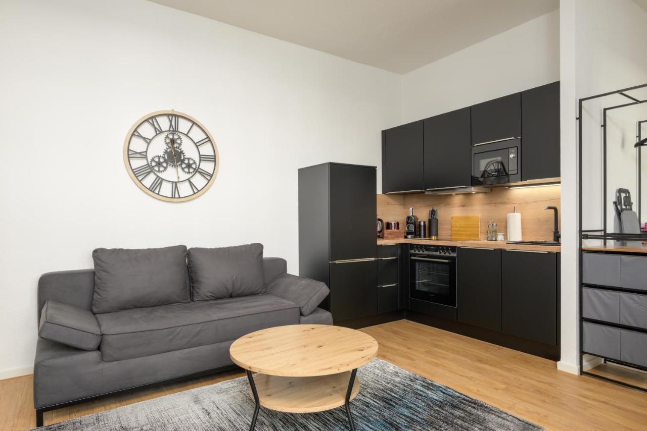 Sweethome - Zentral - Kueche & Parkplatz, Wifi Halle  Esterno foto