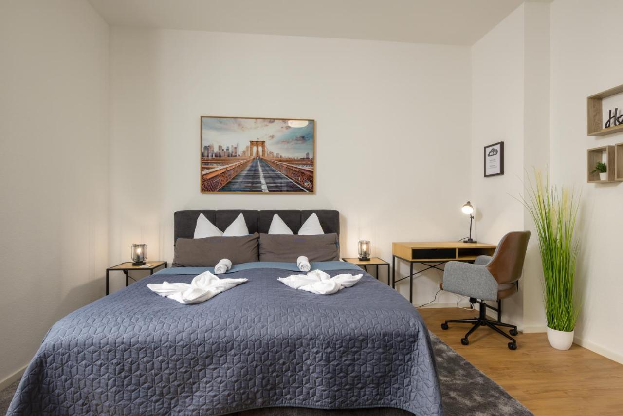 Sweethome - Zentral - Kueche & Parkplatz, Wifi Halle  Esterno foto