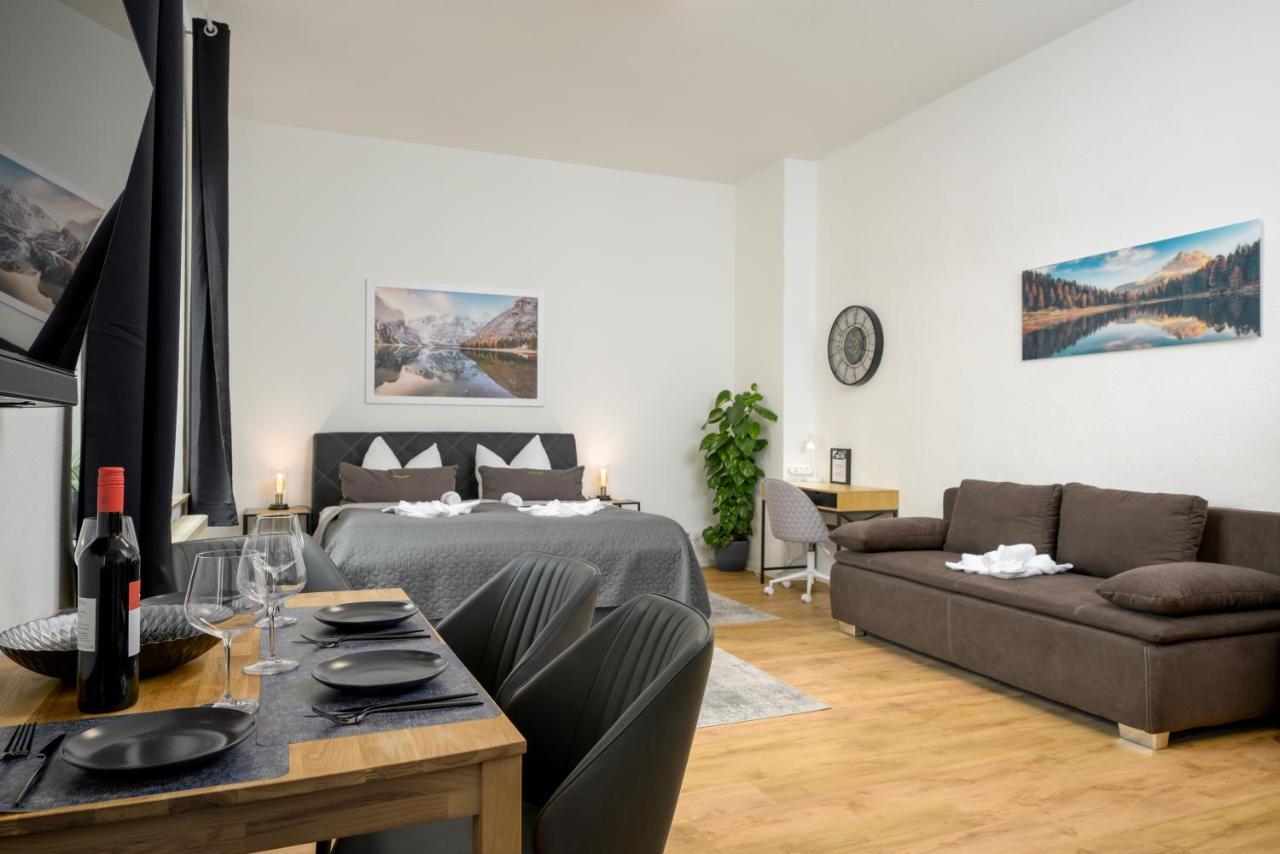 Sweethome - Zentral - Kueche & Parkplatz, Wifi Halle  Esterno foto