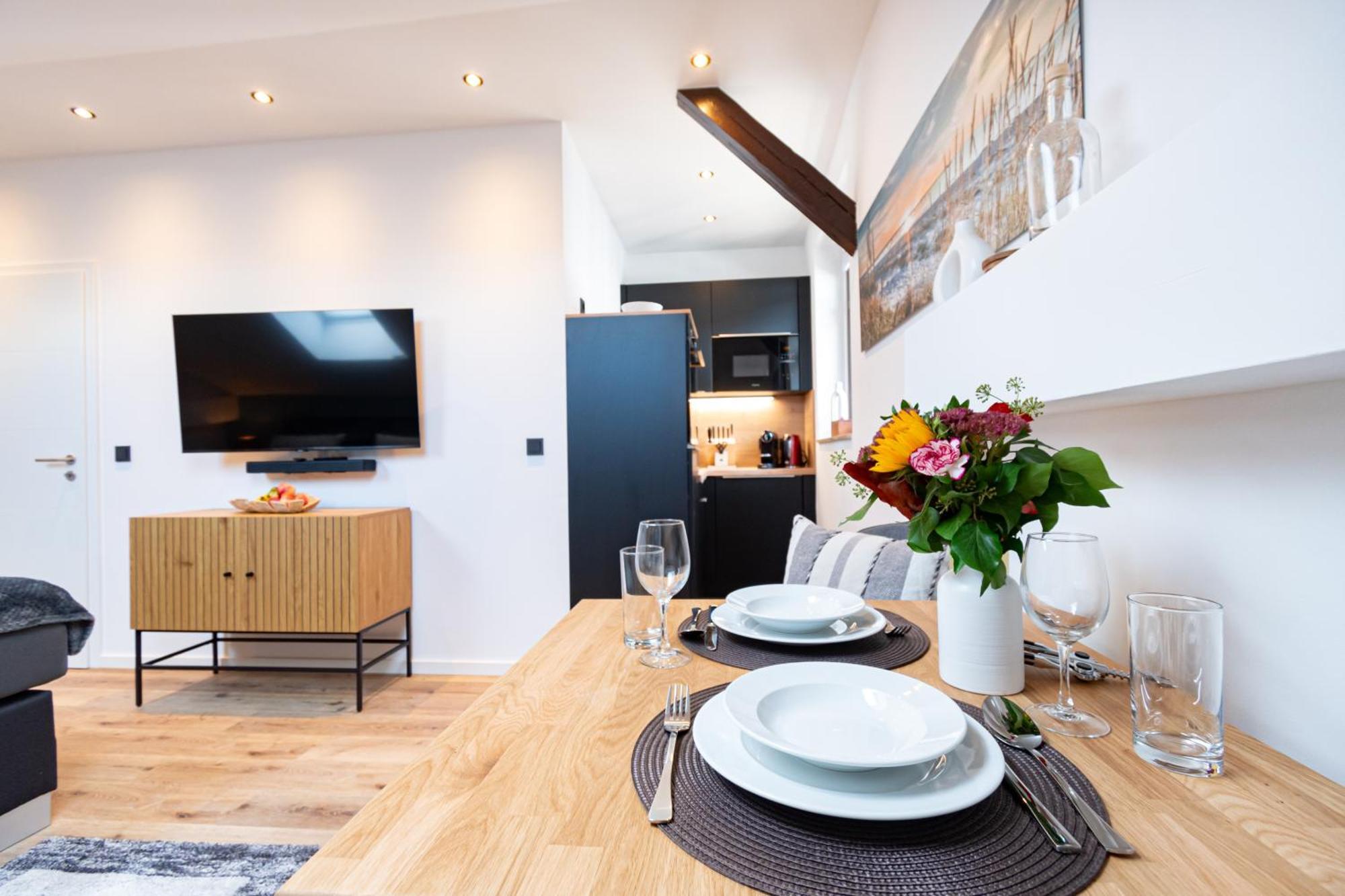 Sweethome - Zentral - Kueche & Parkplatz, Wifi Halle  Esterno foto