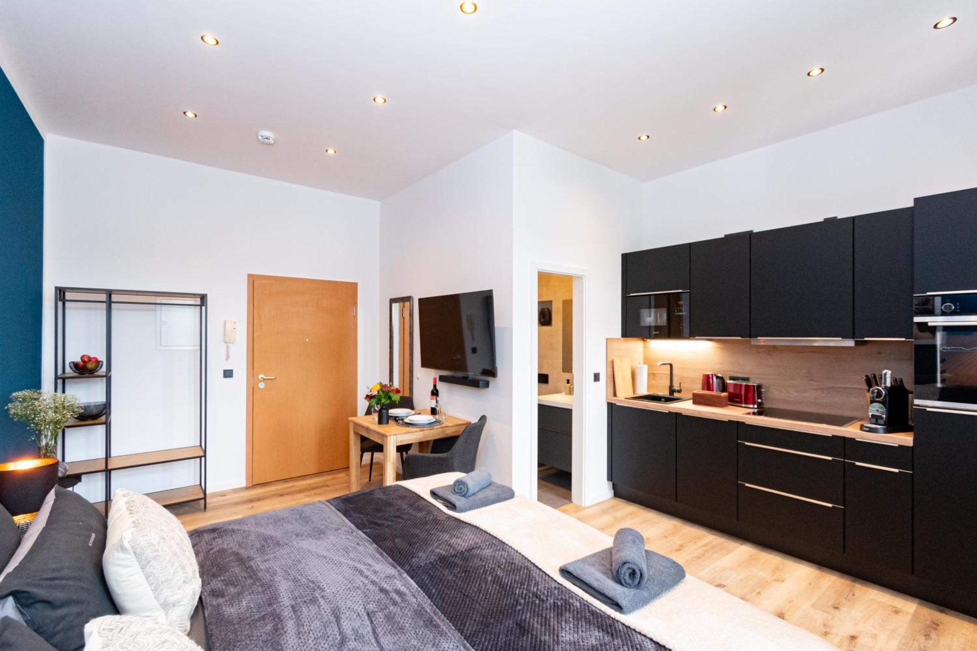 Sweethome - Zentral - Kueche & Parkplatz, Wifi Halle  Esterno foto