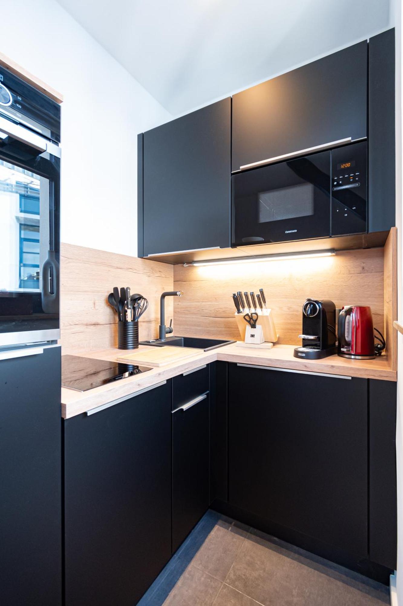 Sweethome - Zentral - Kueche & Parkplatz, Wifi Halle  Esterno foto