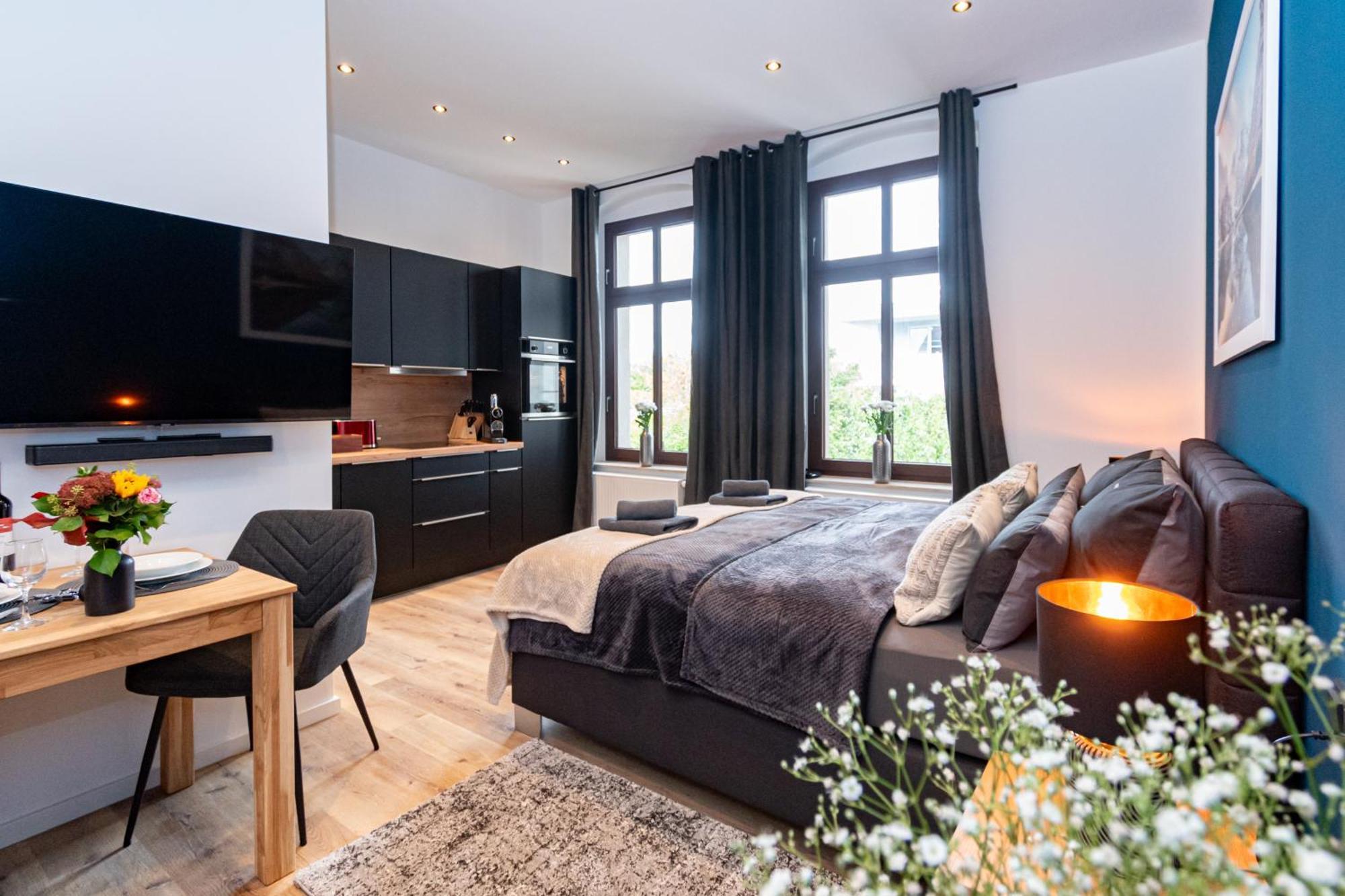 Sweethome - Zentral - Kueche & Parkplatz, Wifi Halle  Esterno foto