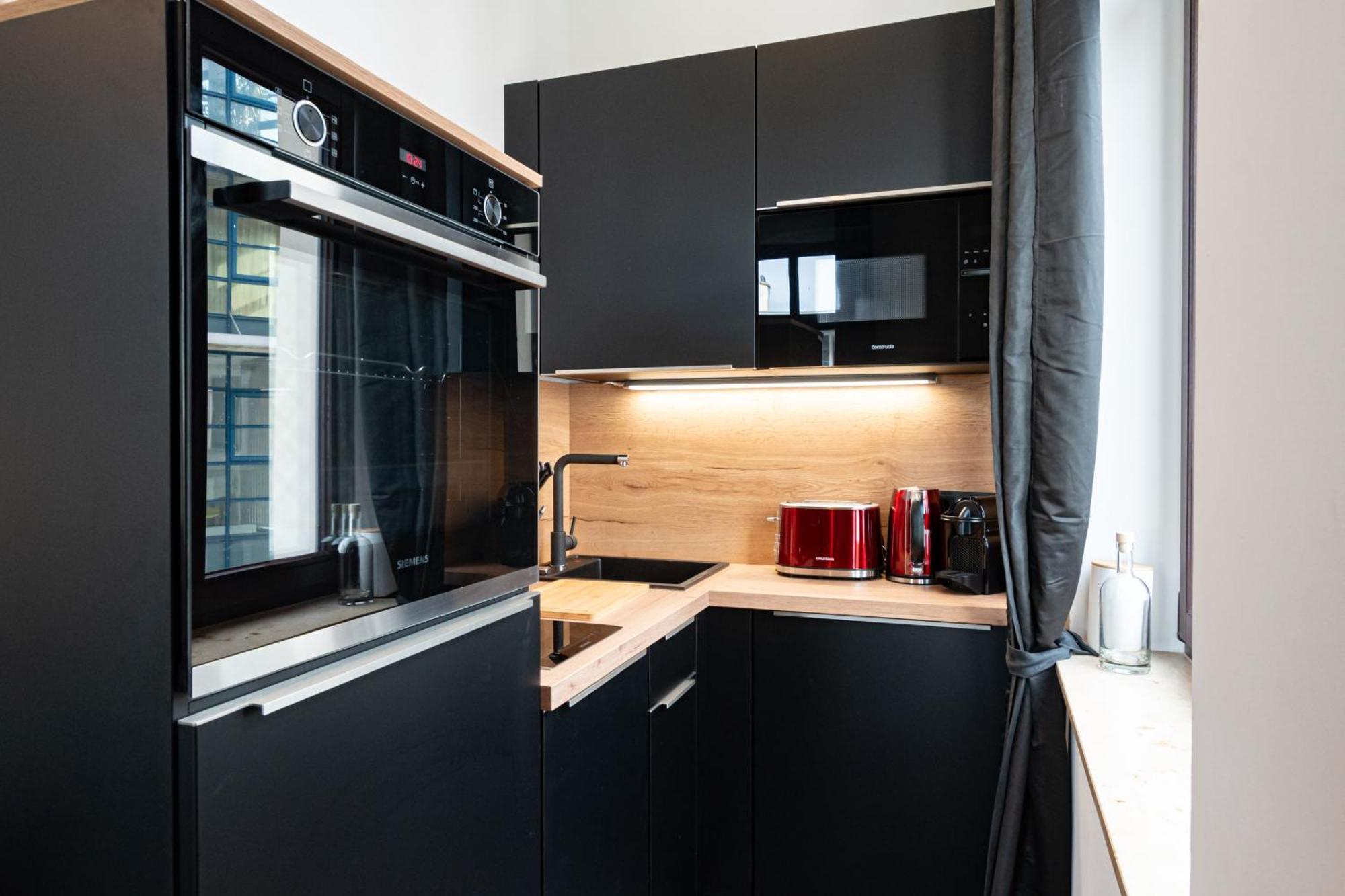 Sweethome - Zentral - Kueche & Parkplatz, Wifi Halle  Esterno foto