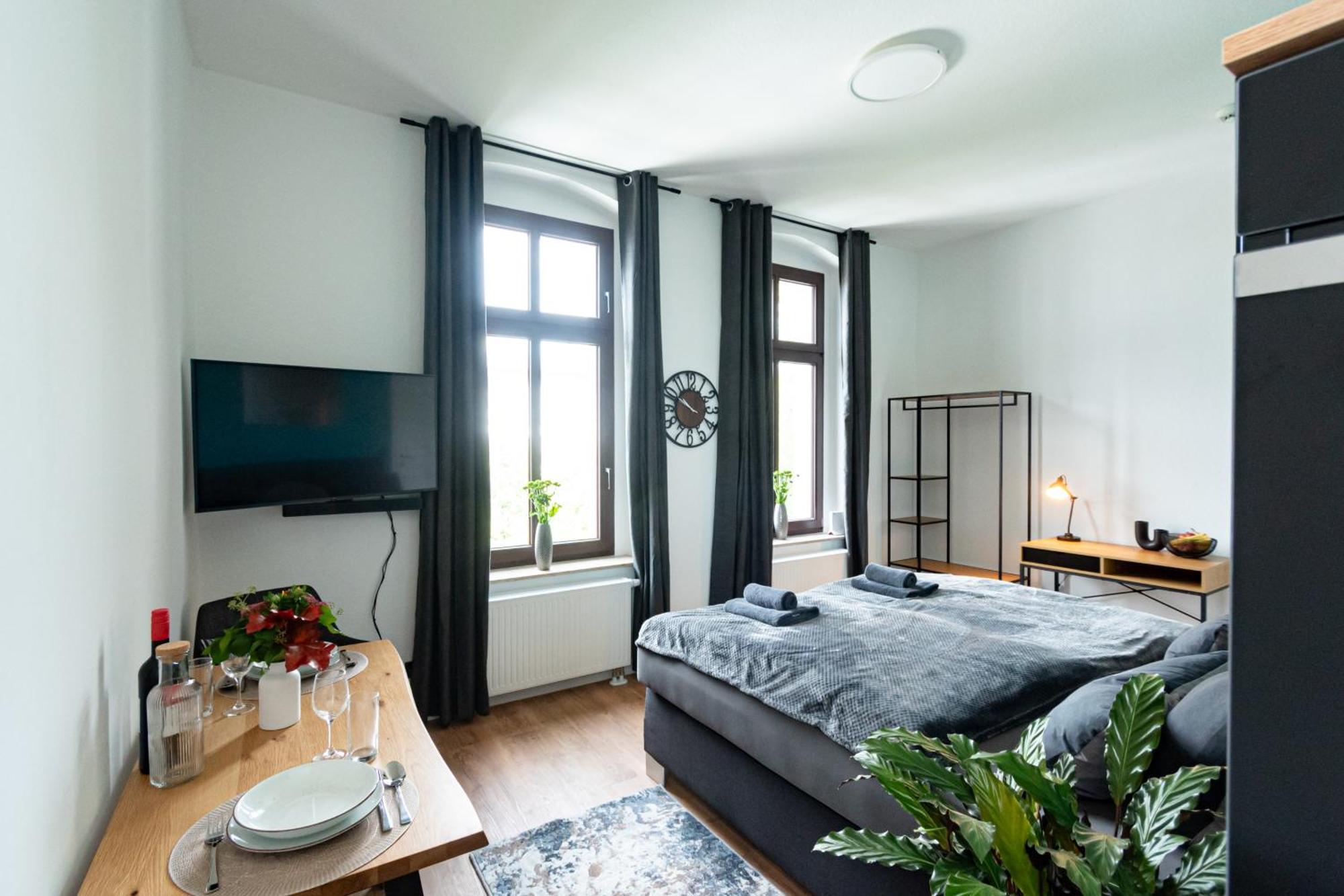 Sweethome - Zentral - Kueche & Parkplatz, Wifi Halle  Esterno foto